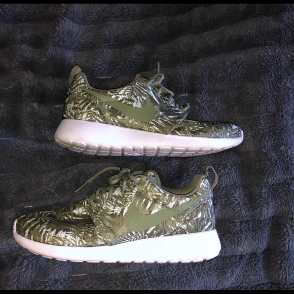 W Nike Roshe - Picture 1 of 6